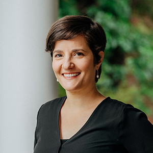 Elizabeth Nowrouz | Content Marketing Specialist + Social Media Manager